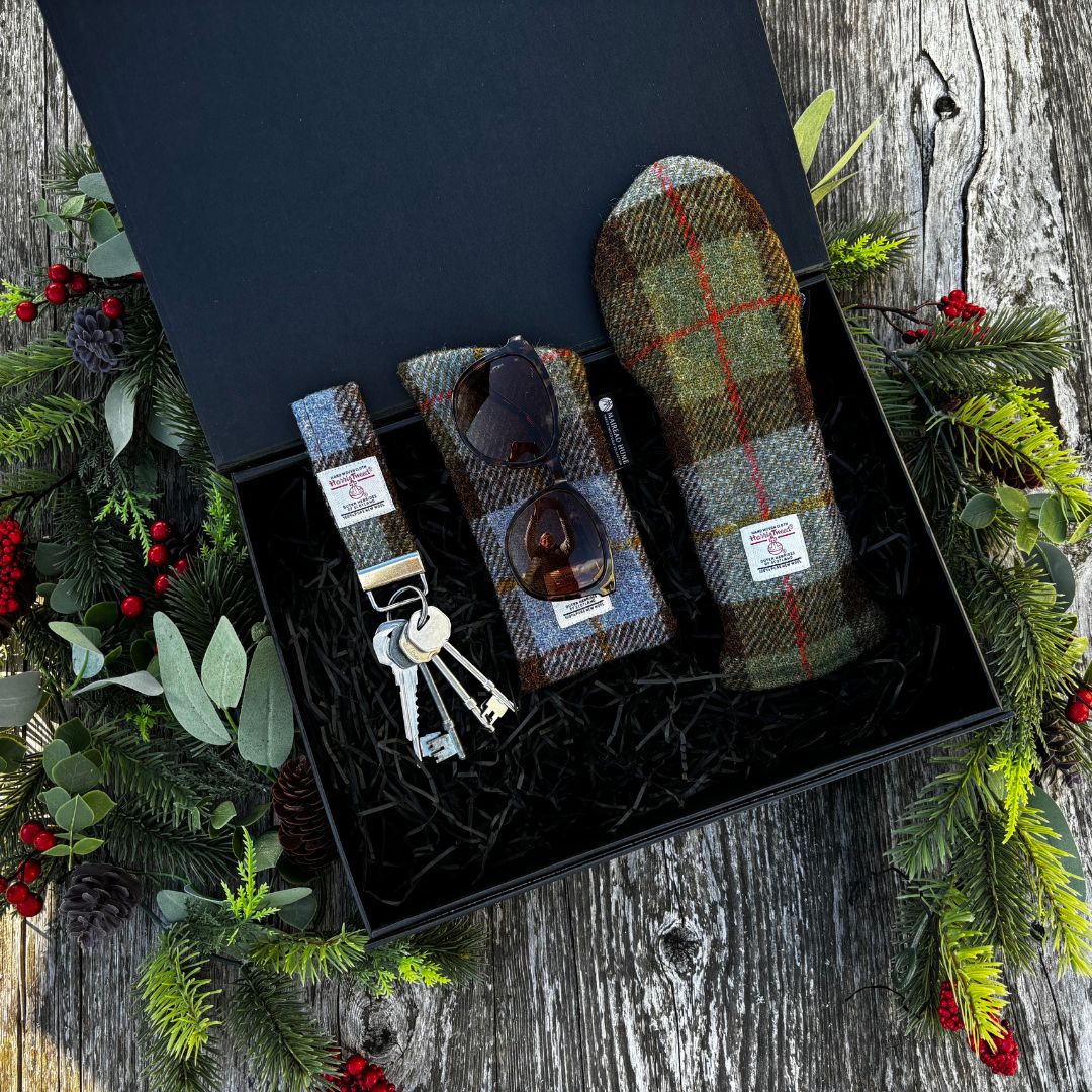 Xmas Gift Box - Birdie - Macleod tartan